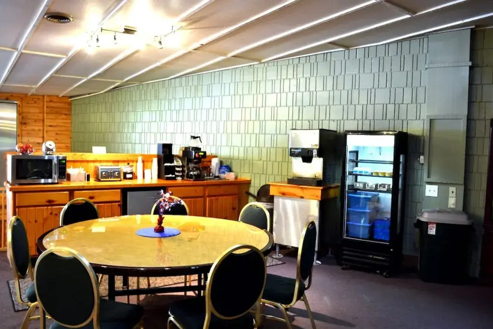 Hiawatha Lodge Inn