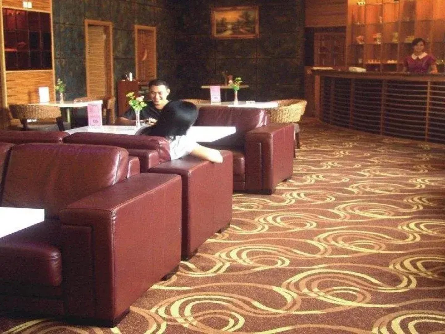 Phoenix Tree Business Hotel