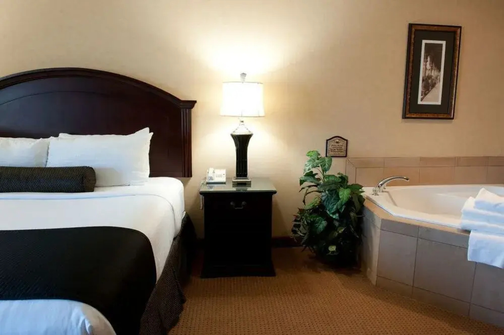 The Grand Hotel - Salem