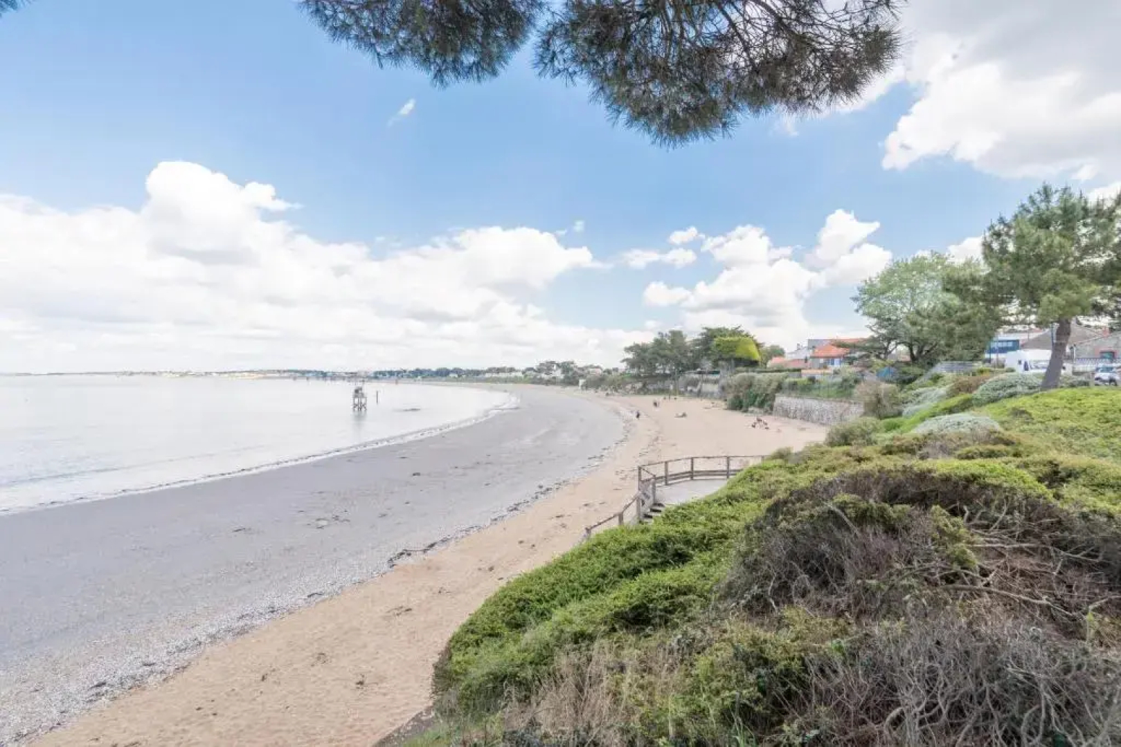 Charmante petite maison à 50m de la plage