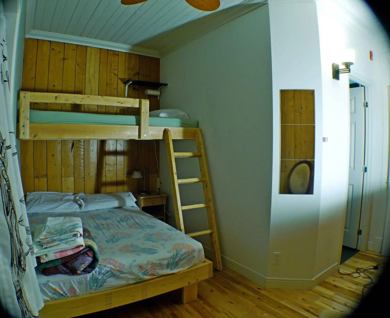 Auberge Jeunesse LouLou's Backpacker Hostel