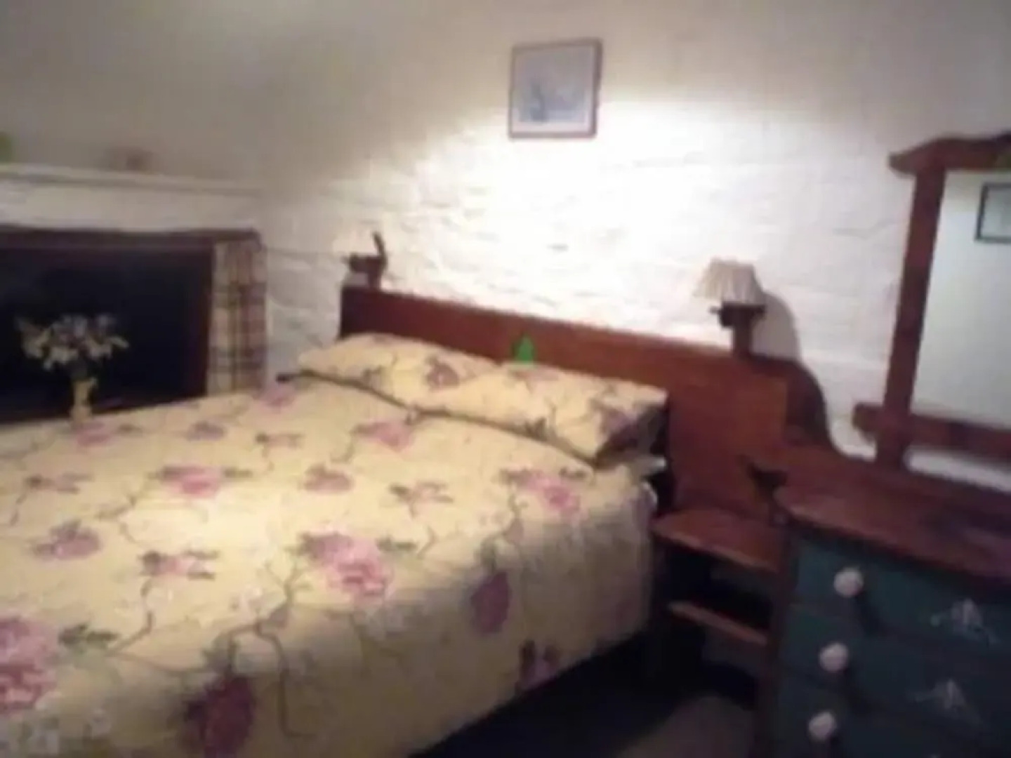 Cosy Stone Cottage on Llanllwni Mountain