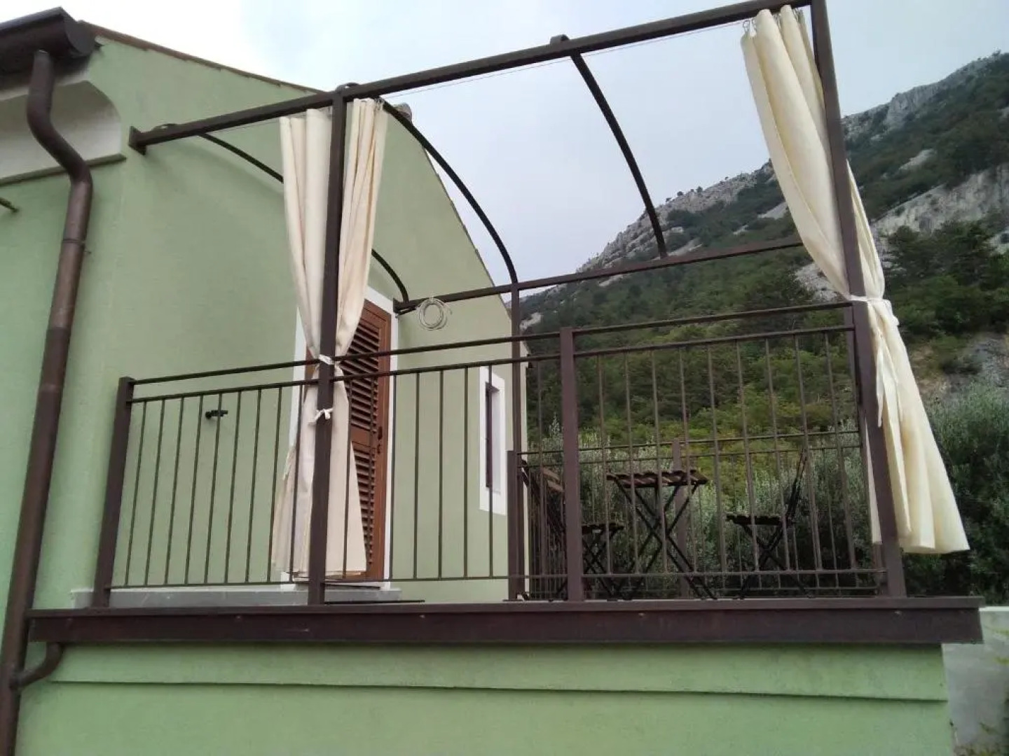 Camere B81 di Strain Neva