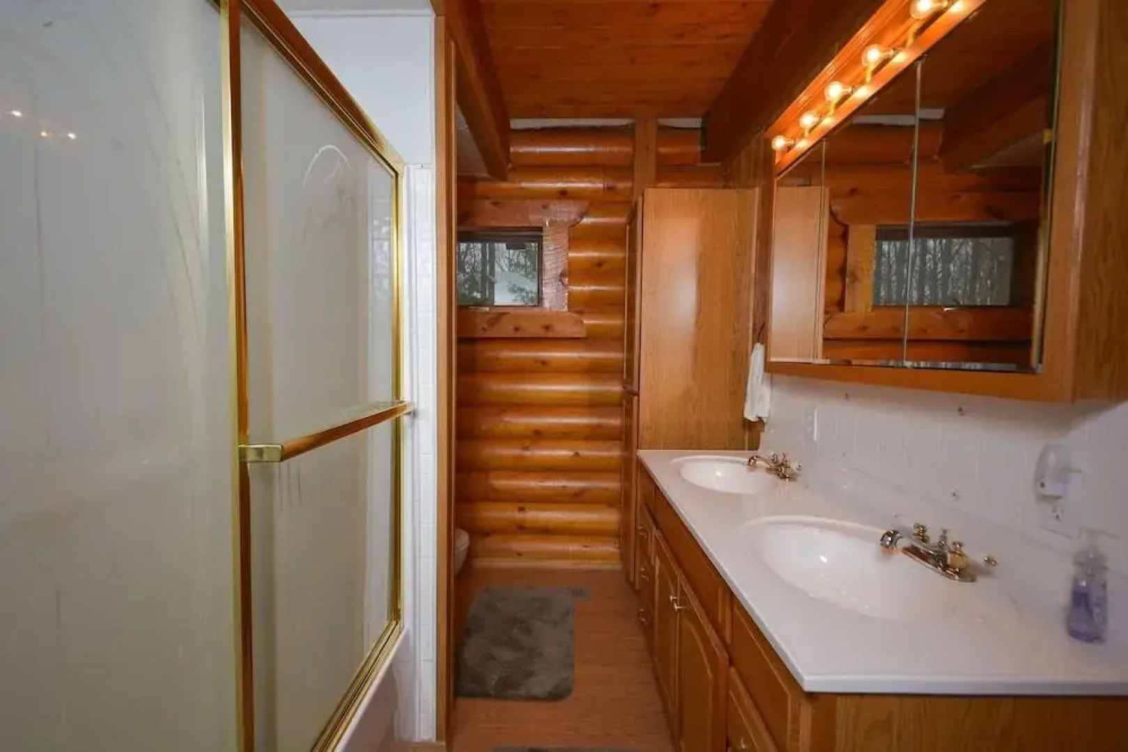 Four SKIsons 3 Bedroom House