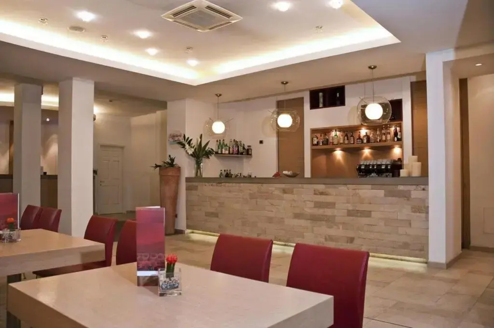 Hotel Remilia Ex Ramada Emilia