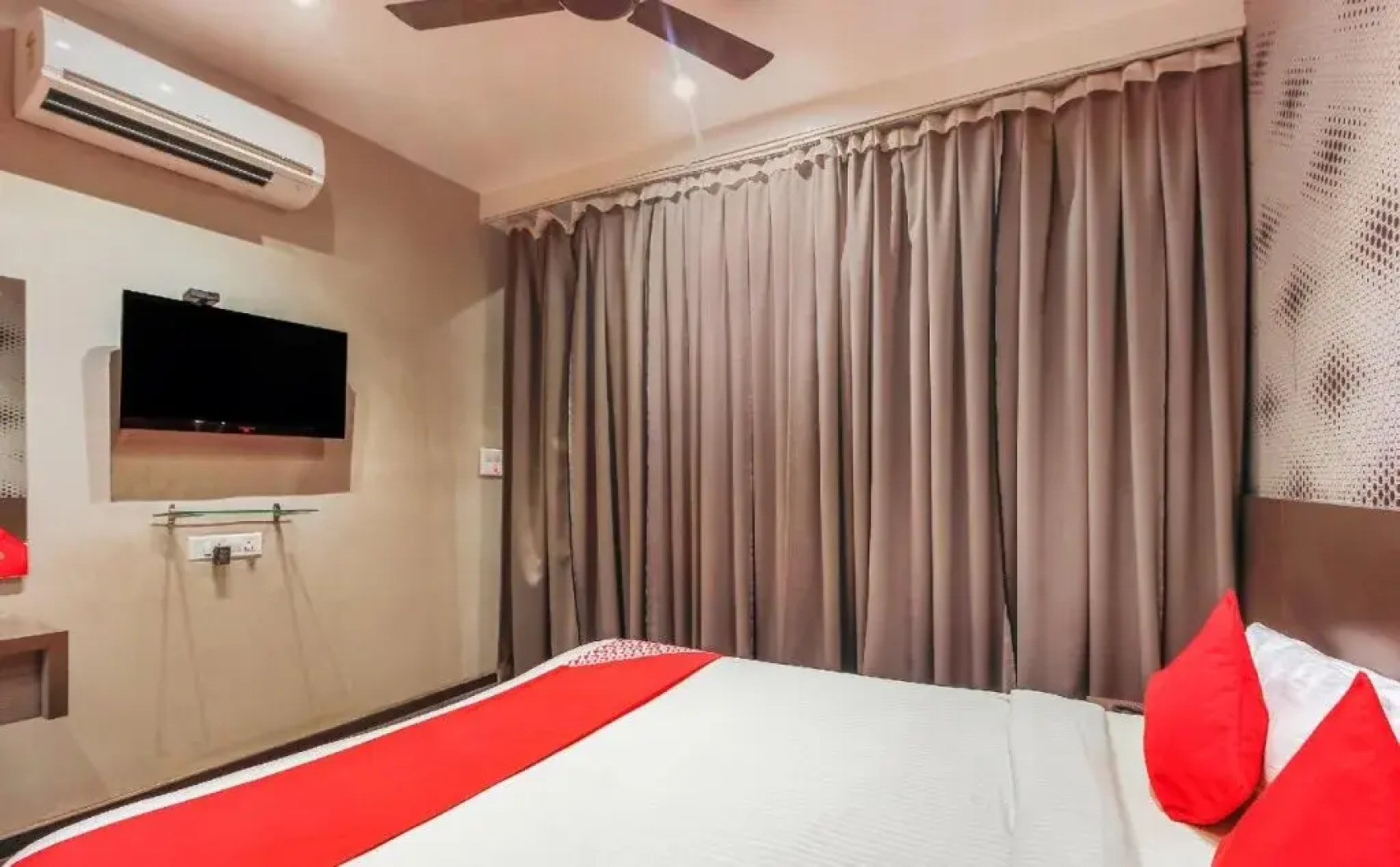 OYO 26991 Stanza Luxurios Stay