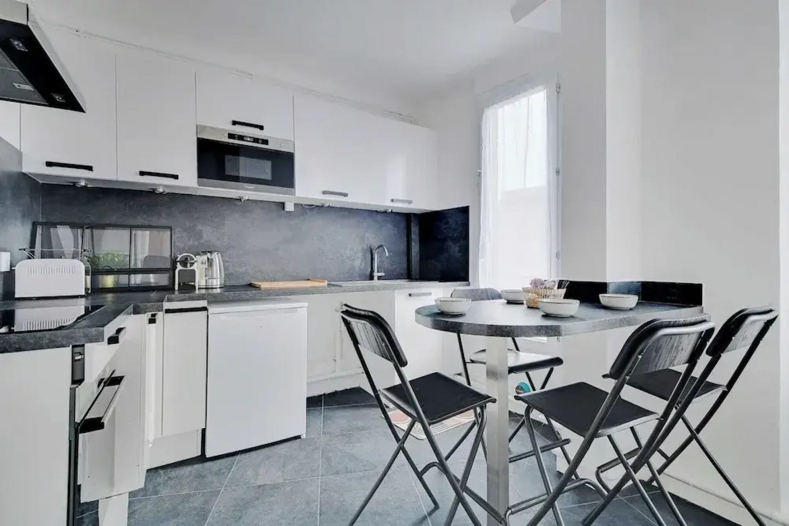 Cozy Apartment 2bdr/4p - in the Heart of Suresnes