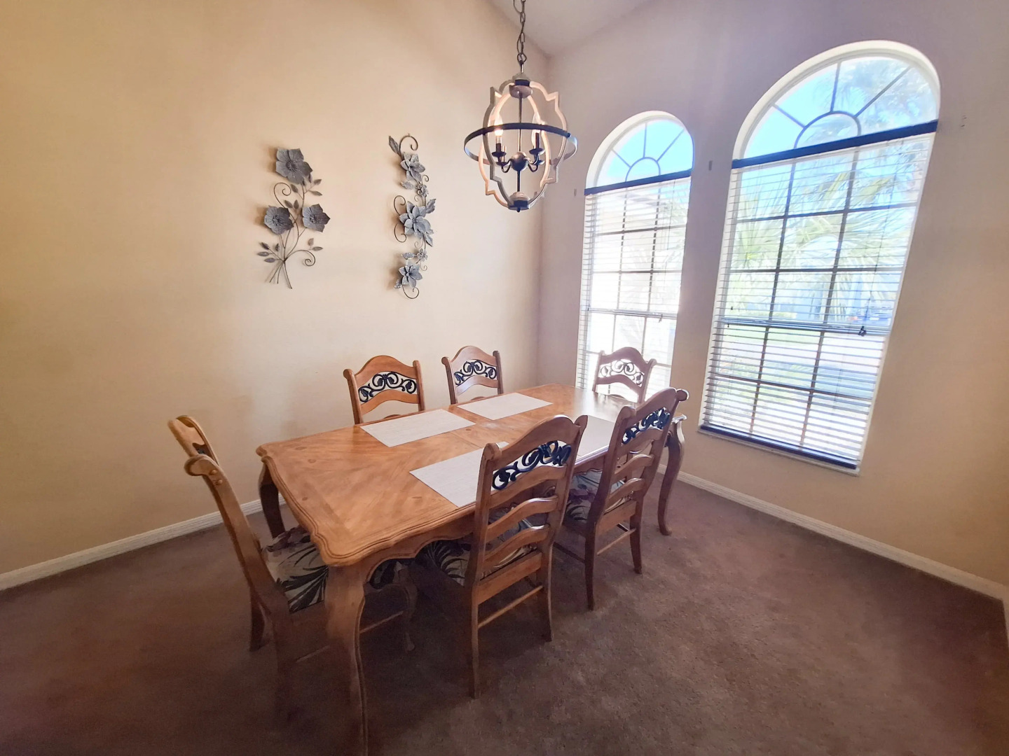 6/3 Pool home with spa and games room!, Clermont, US