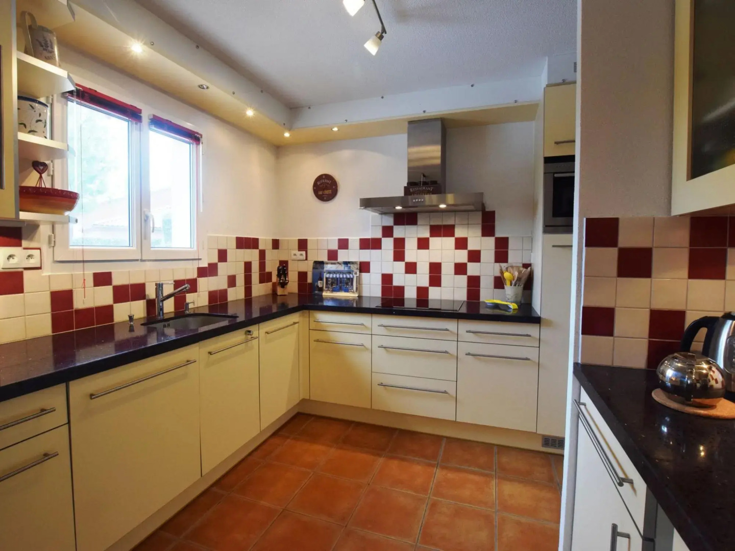 Elegant Villa in Les Mazes with Swimming Pool