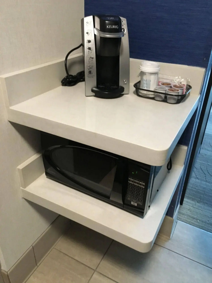 Holiday Inn Express & Suites Oswego by IHG