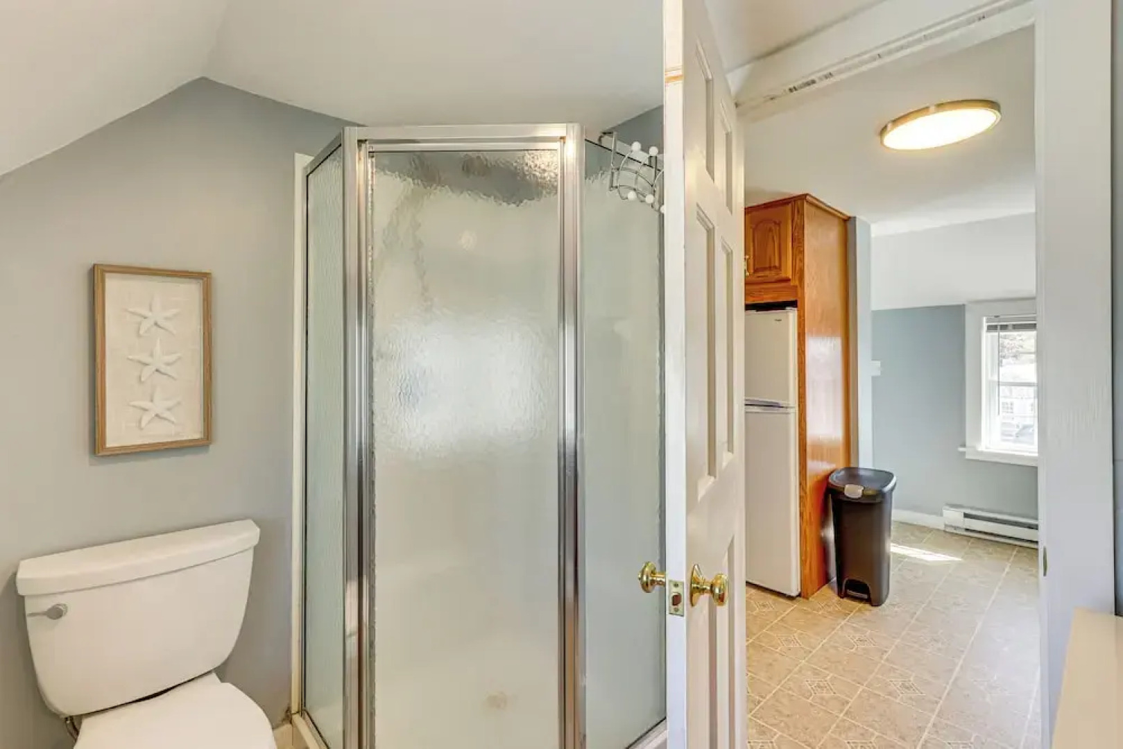 Walk to Hawk's Nest Beach: Coastal Old Lyme Apt