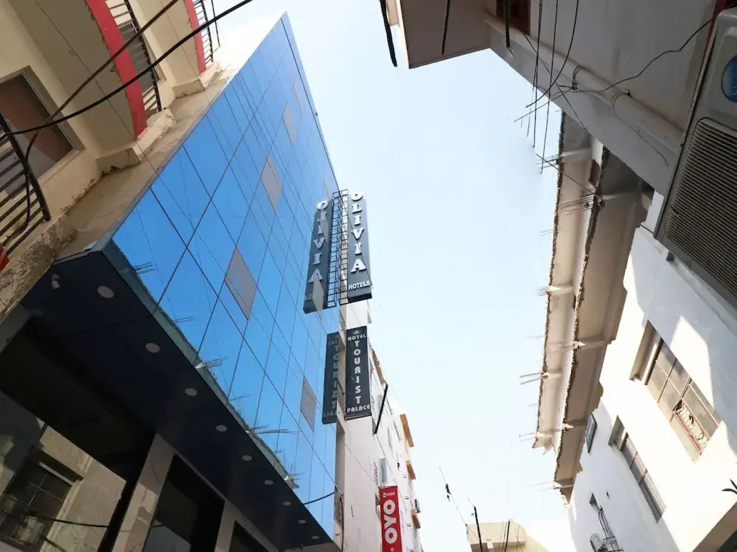 Oyo 27009 Hotel Alovia Delhi