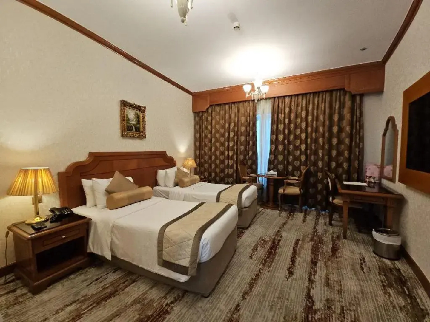 Royal Concorde Hotel & Suite