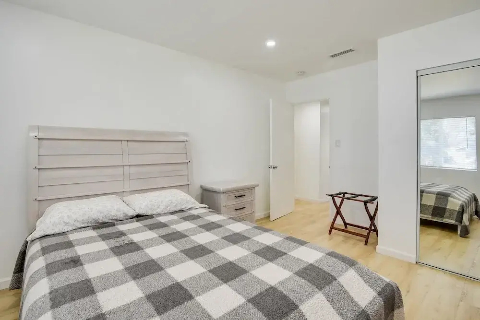 Pico Rivera Home w/ Patio ~ 20 Mi to Disney!