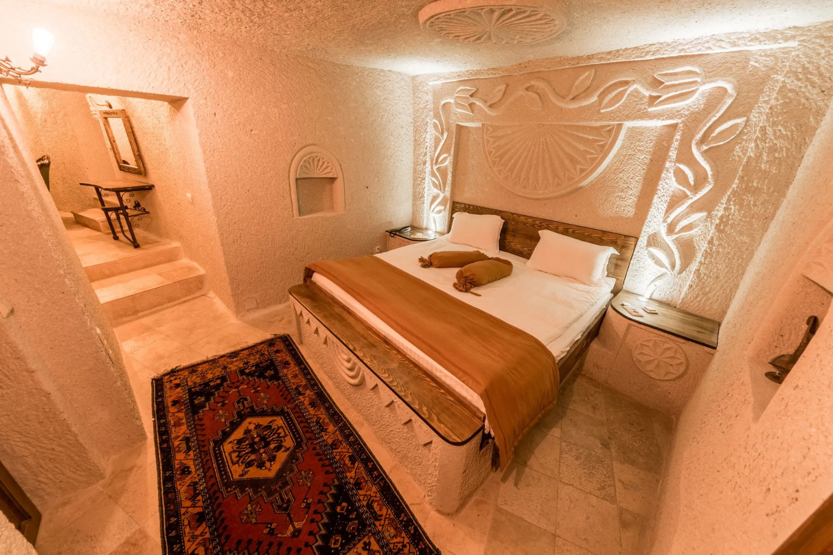 Elite Cave Suites