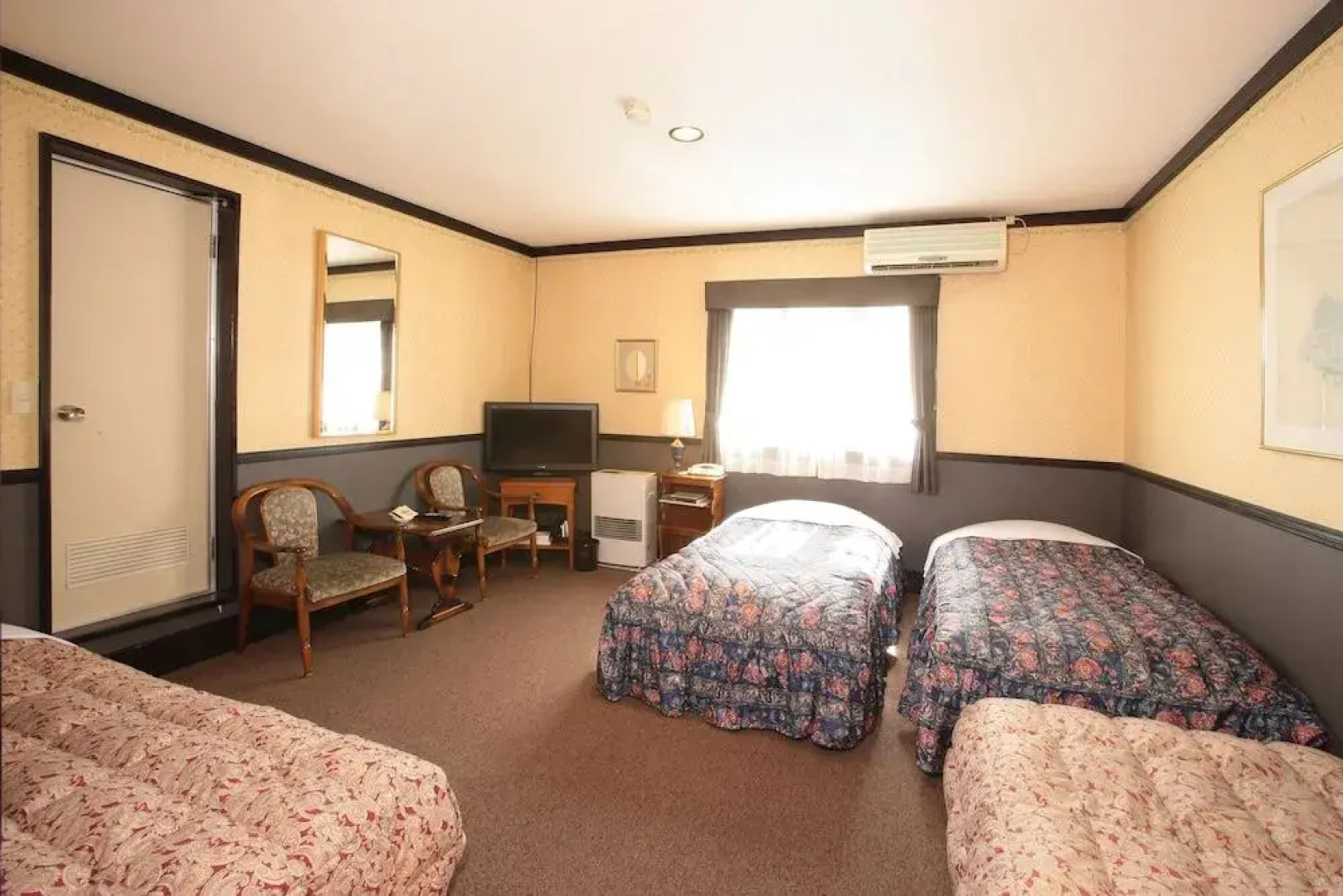 Petit Hotel & Restaurant Old Age