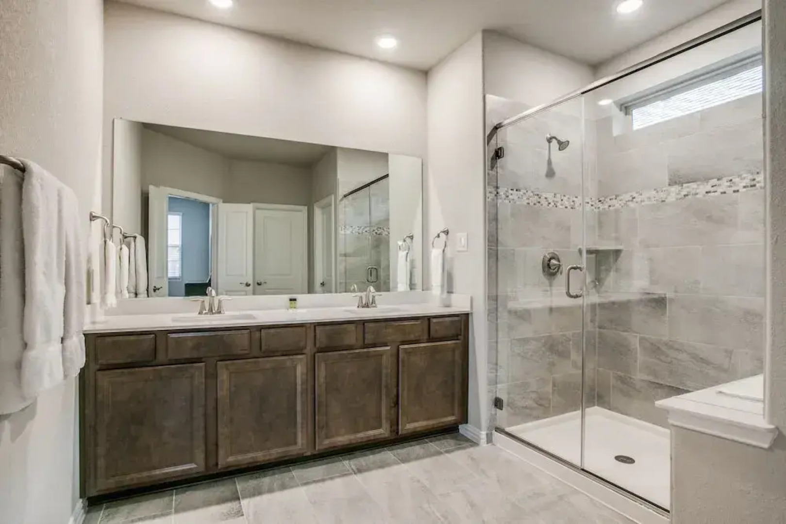 Beautiful furnished 3 bedroom Allen Home