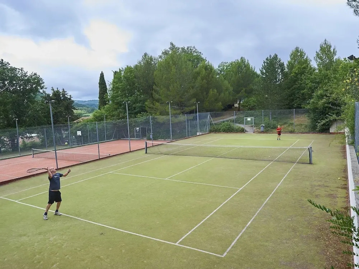 Nice Bungalow With Dishwasher on a Green Domain