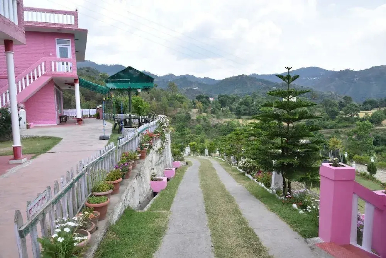 Sunshine Courtyard Resort