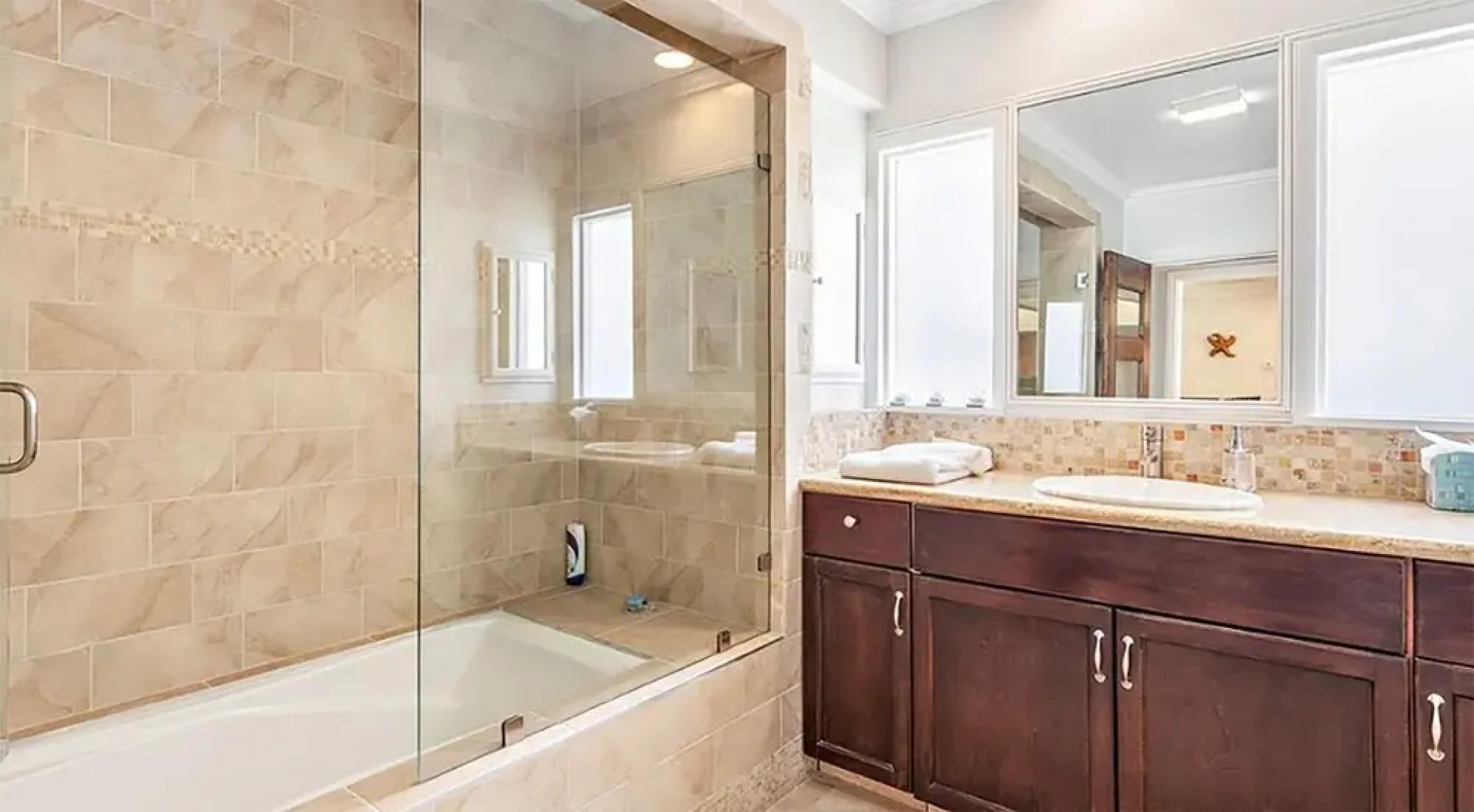 PCH 7 in Malibu With 3 Bedrooms and 2 Bathrooms