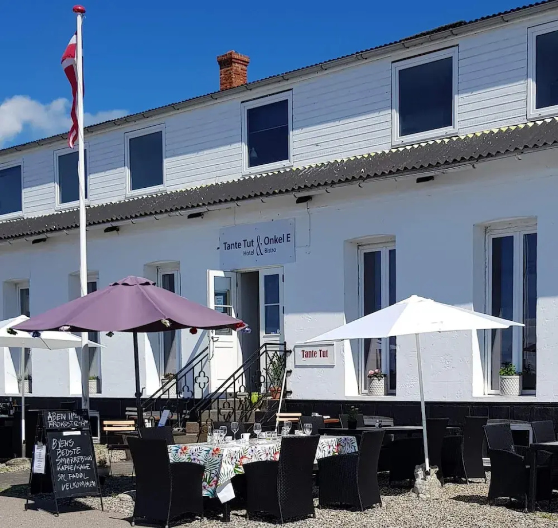 Tante Tut & Onkel E Hotel