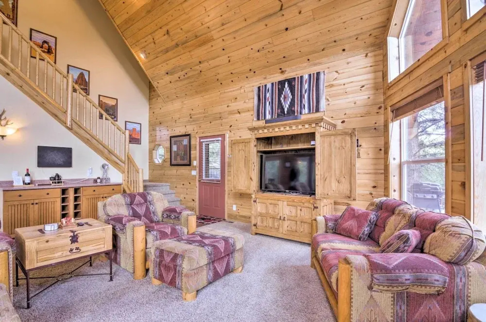 Gorgeous Alton Cabin w/ Deck + Mountain Views