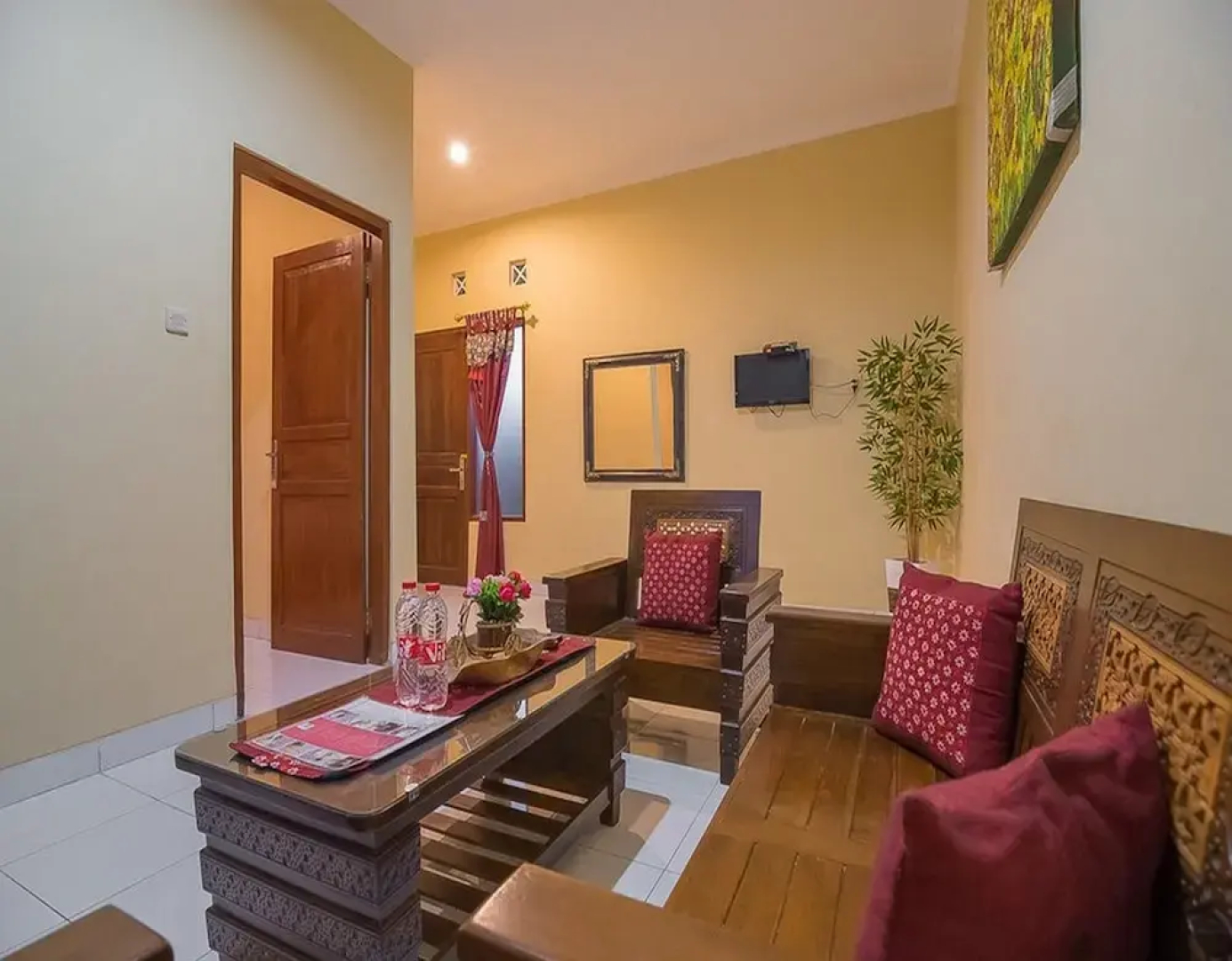 RedDoorz near Desa Wisata Kasongan
