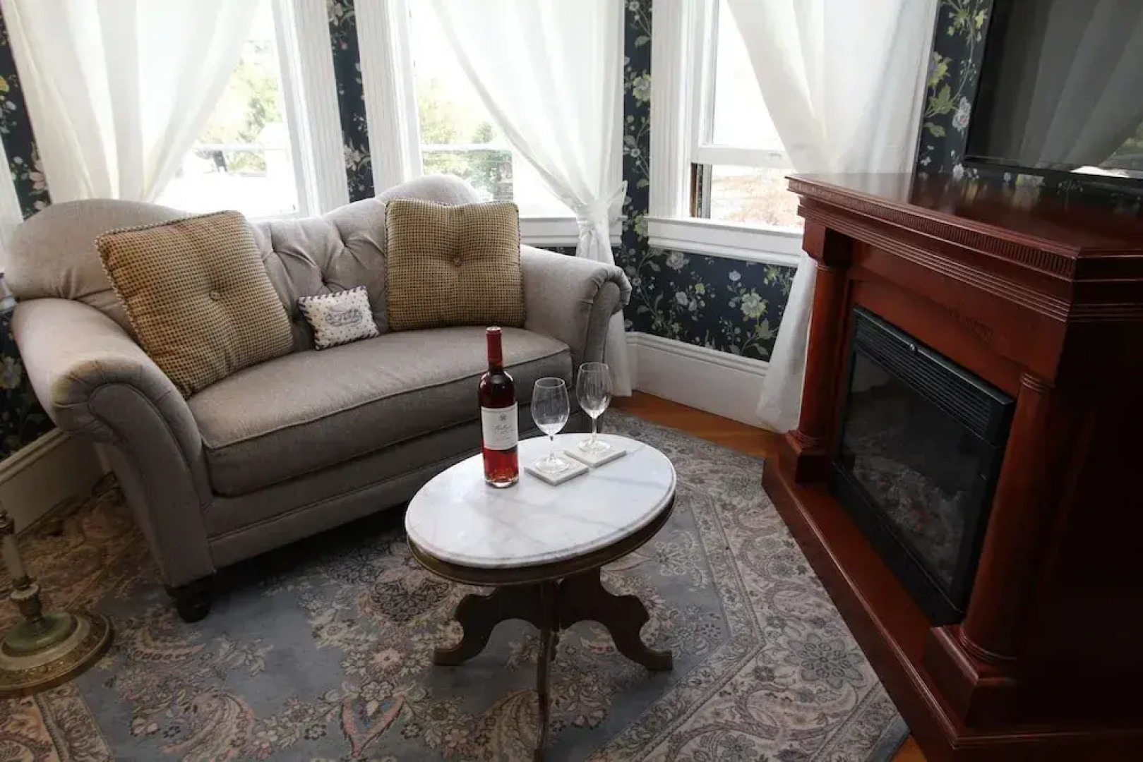 Kelley & Young Wine Garden Inn