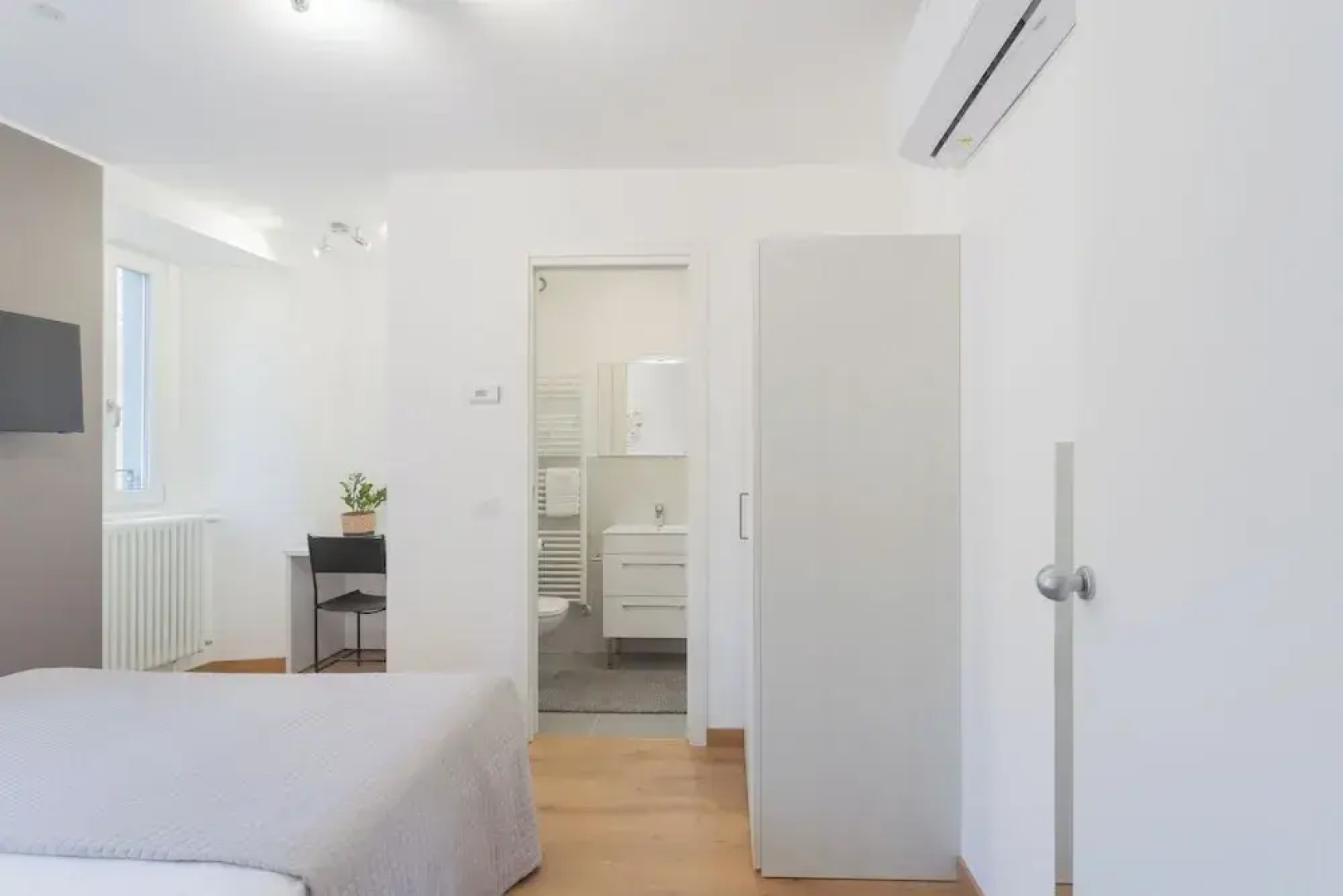 Pozzo Vertical Apartment With Garden and Parking by Rent all Como