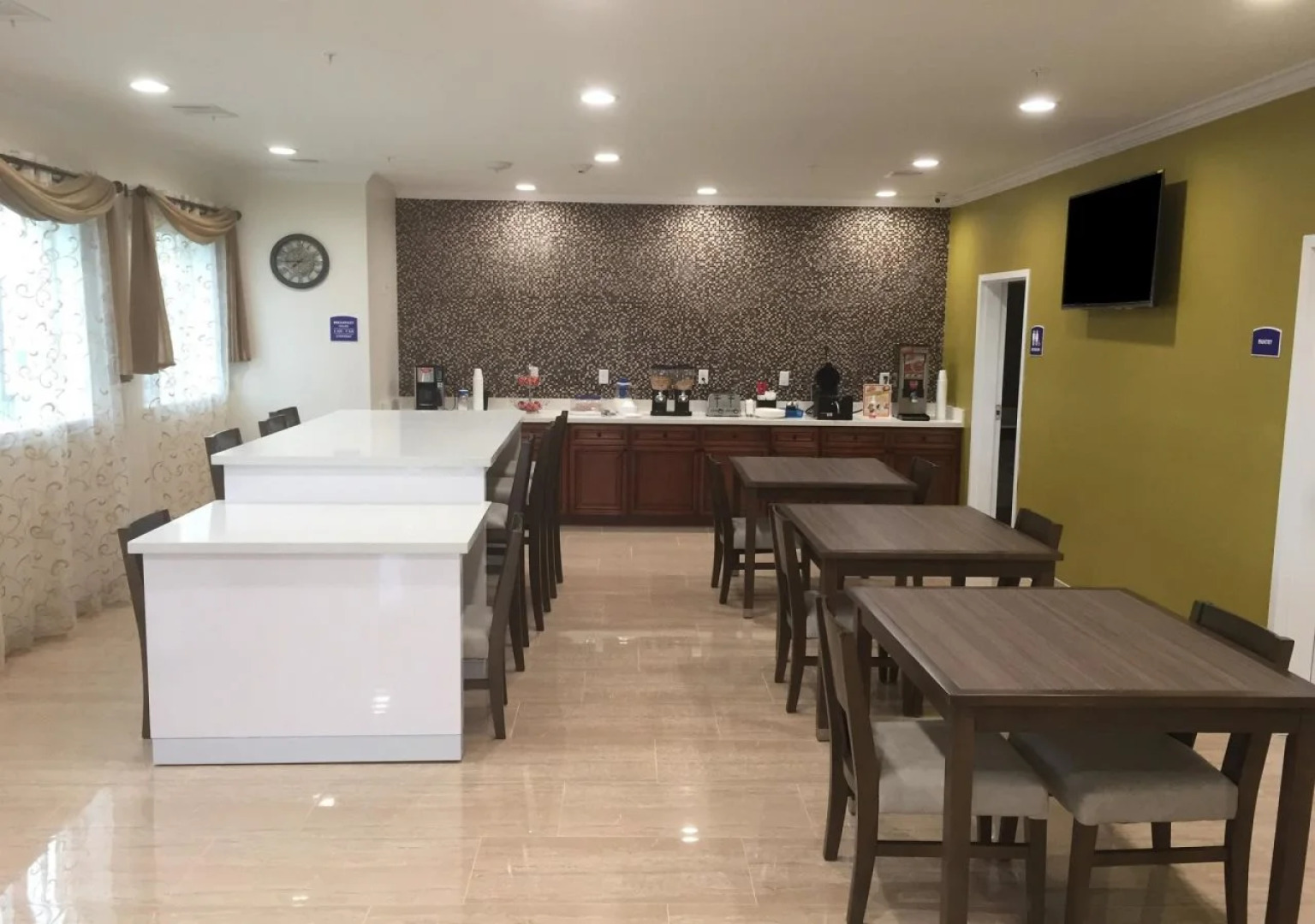 Americas Inn and Suites IAH North