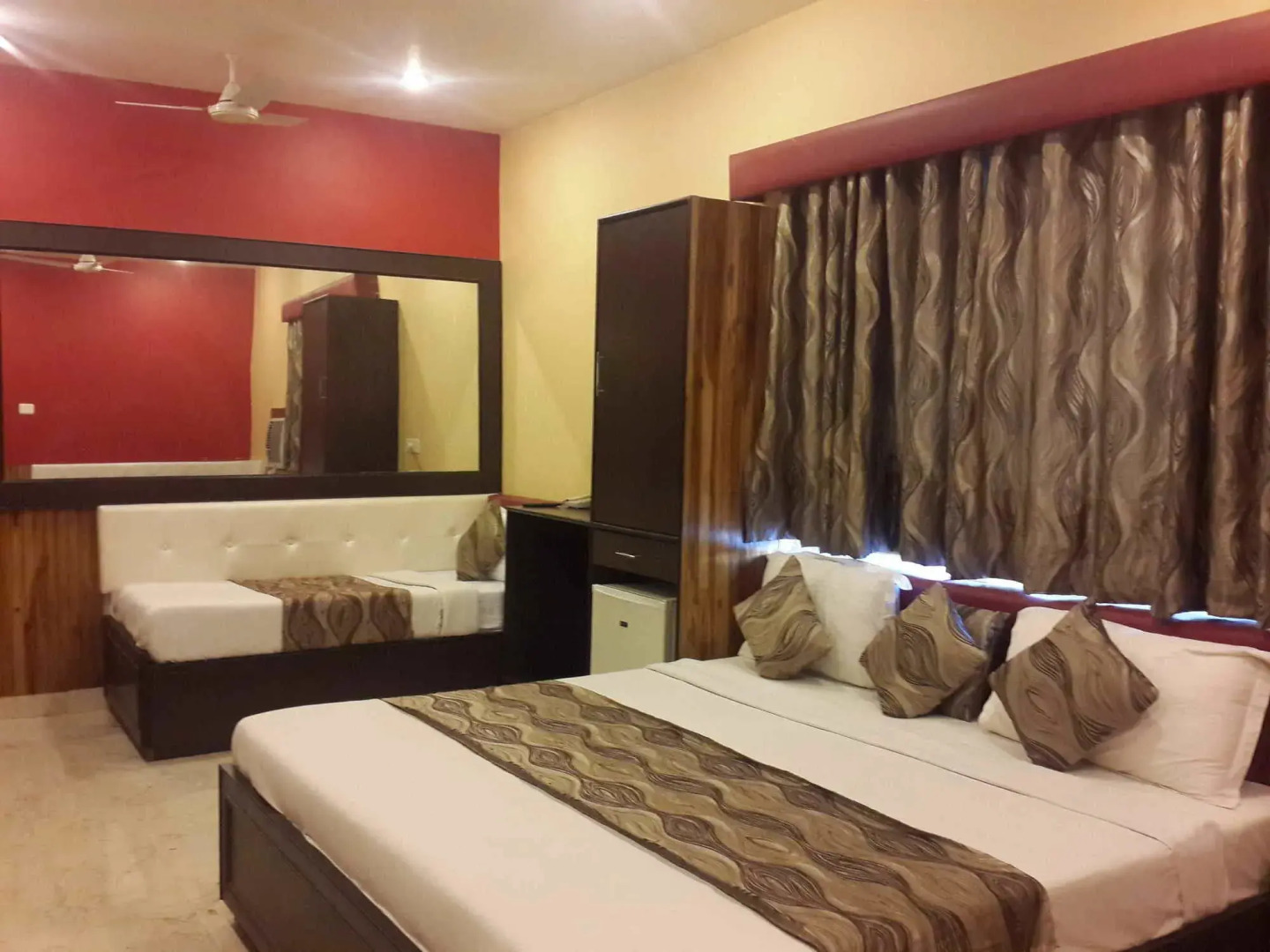 Hotel Varuna
