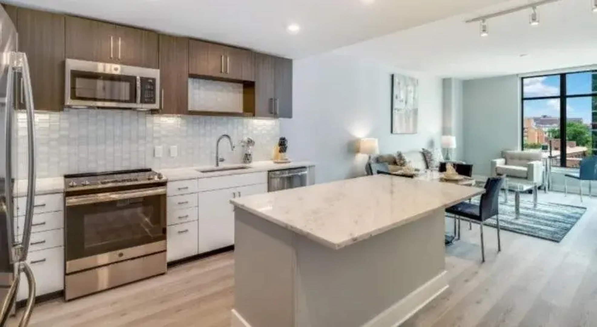 Global Luxury Suites at Woodmont Triangle South