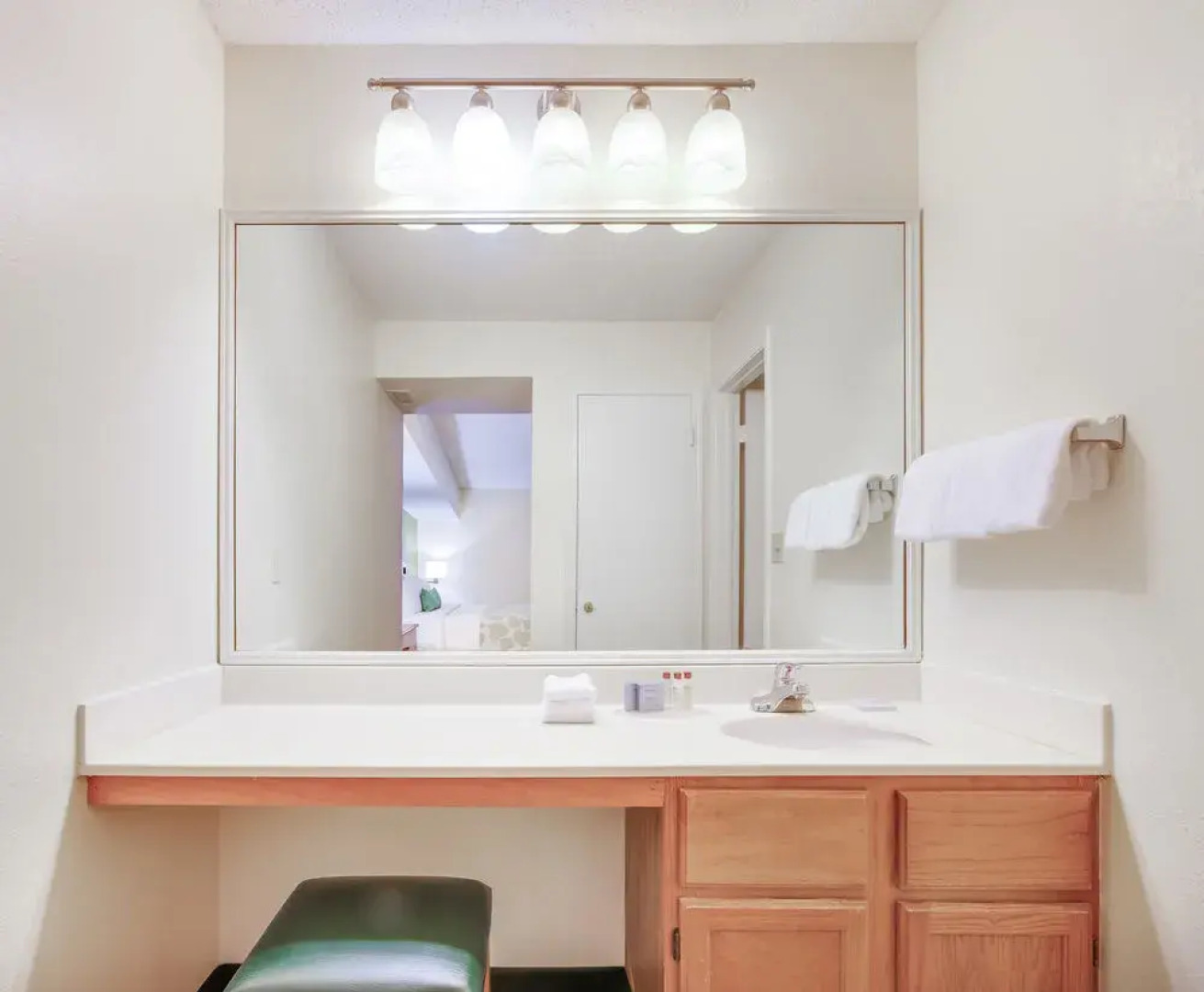 Hawthorn Suites by Wyndham Tyler