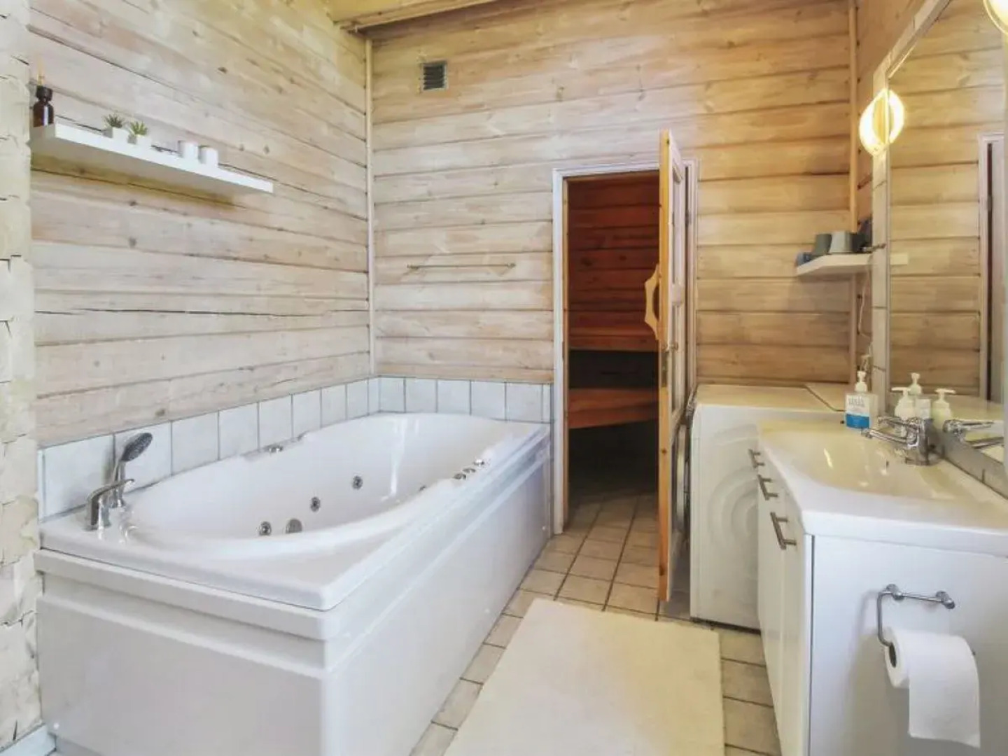 "Kita" - 150m from the sea in Bornholm