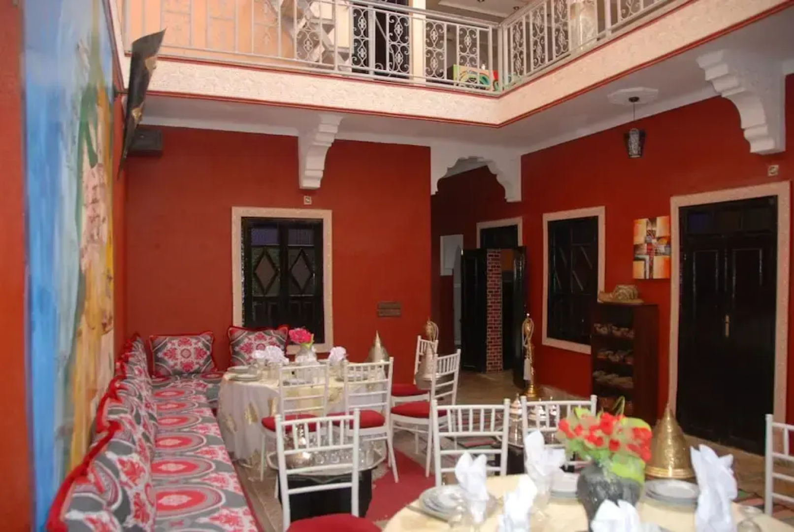 Red Castle Hostel - Backpacker