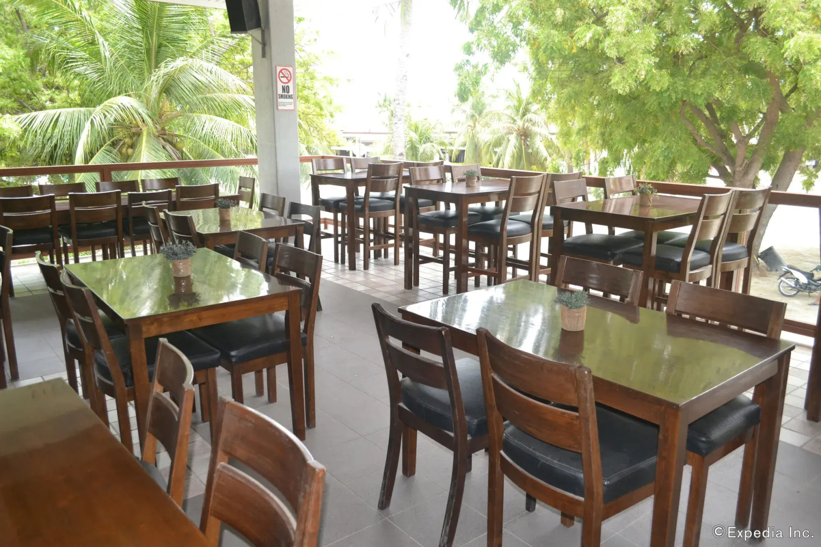 London Beach Resort and Hotel