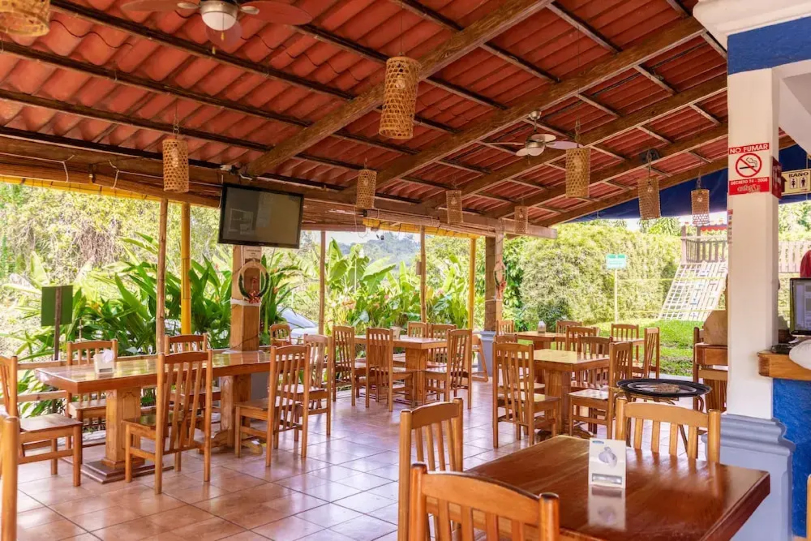 Hotel y Bungalows El Jardín