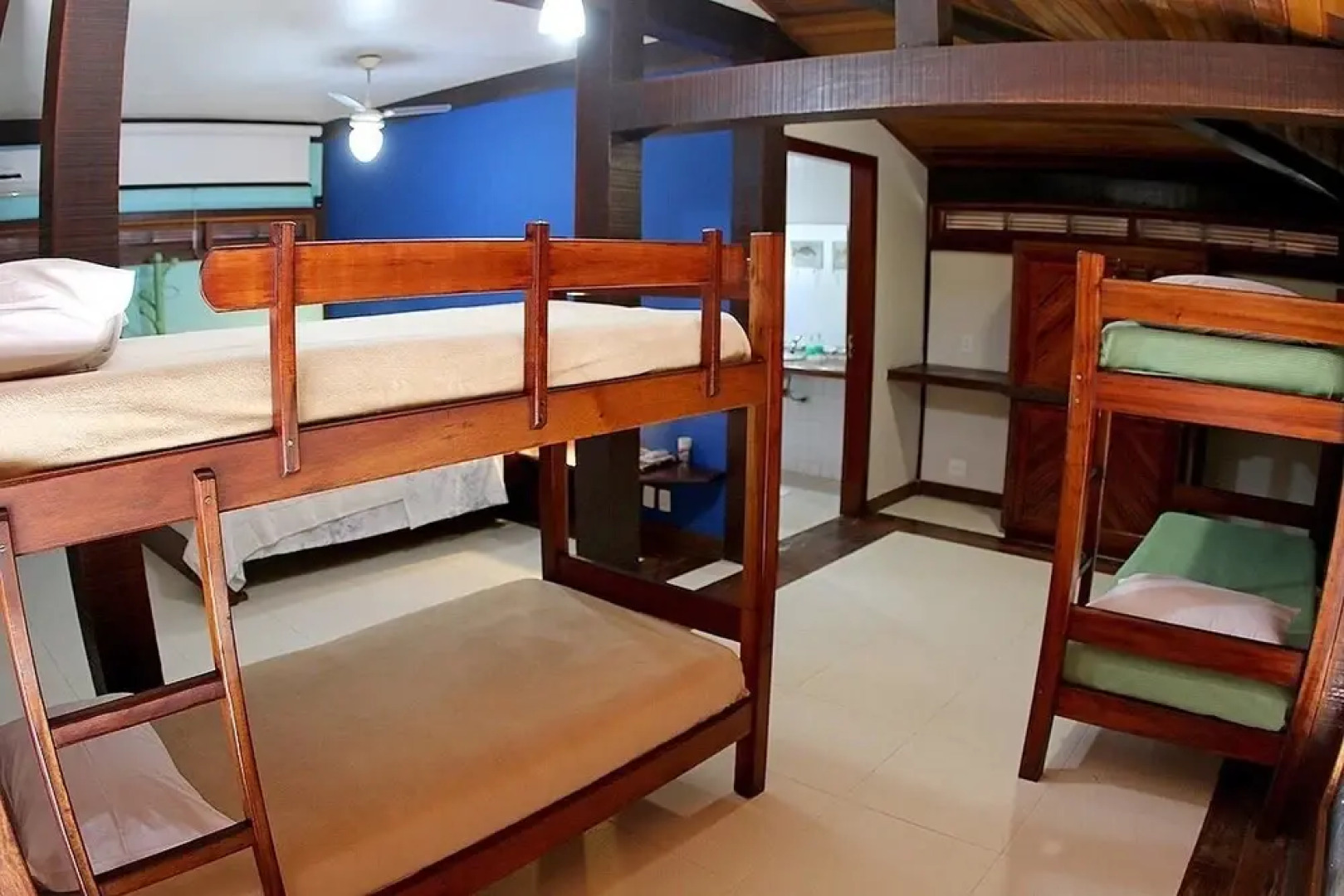 Oceanica 1000 Beachfront Pousada