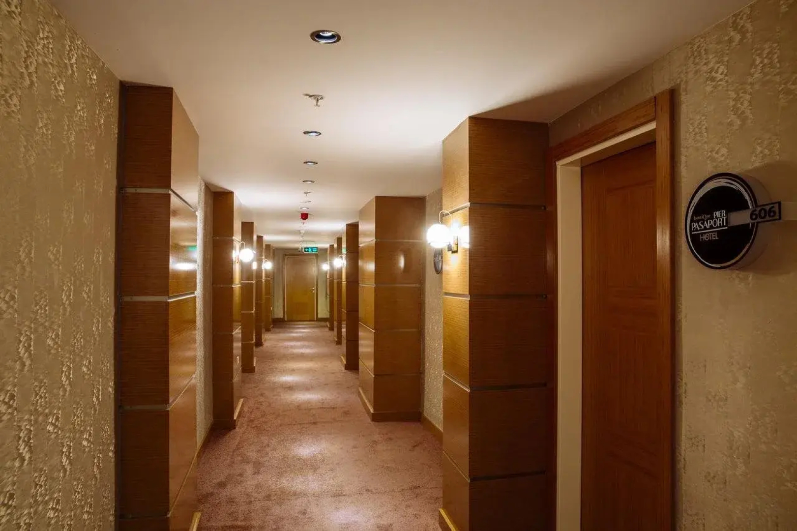 Pasaport Pier Hotel