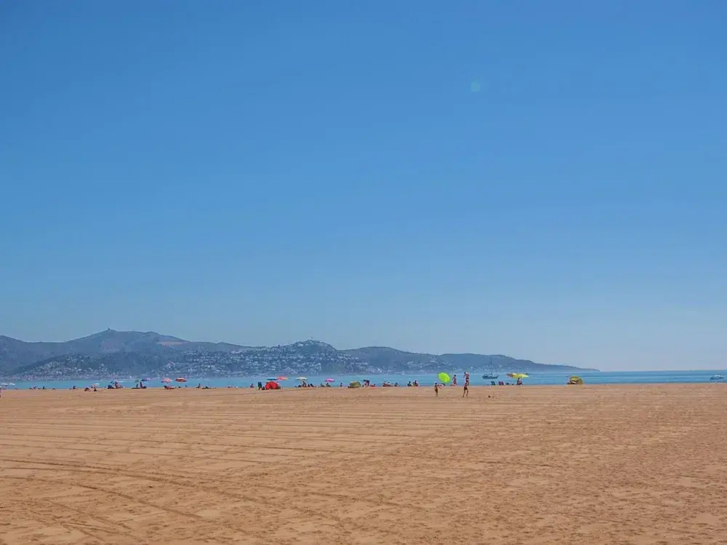 Cozy Apartment in Empuriabrava With Swimming Pool