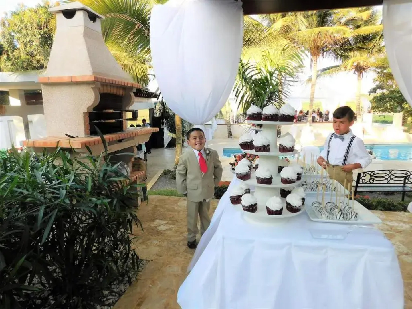 Isabela Villa Bonita - Vacation & Event Venue Sleeps 50!