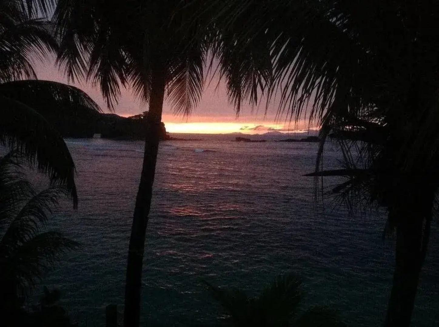 Rainbow Beach Apartments & Rooms
