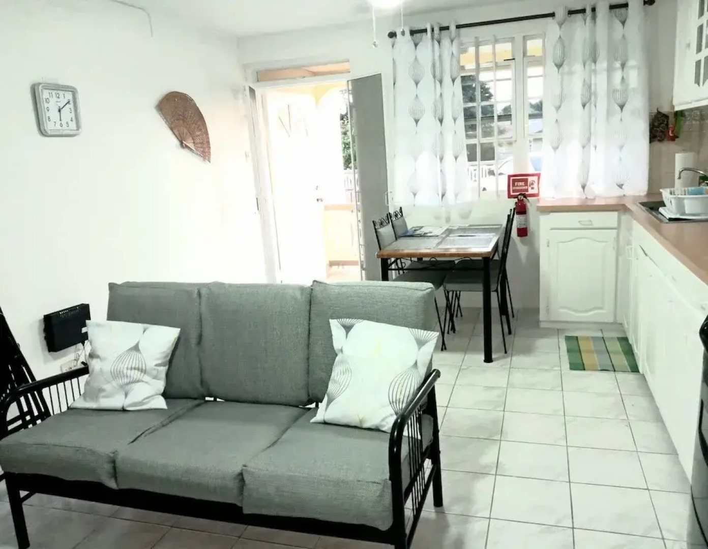 Cumber's Tropical Apartments