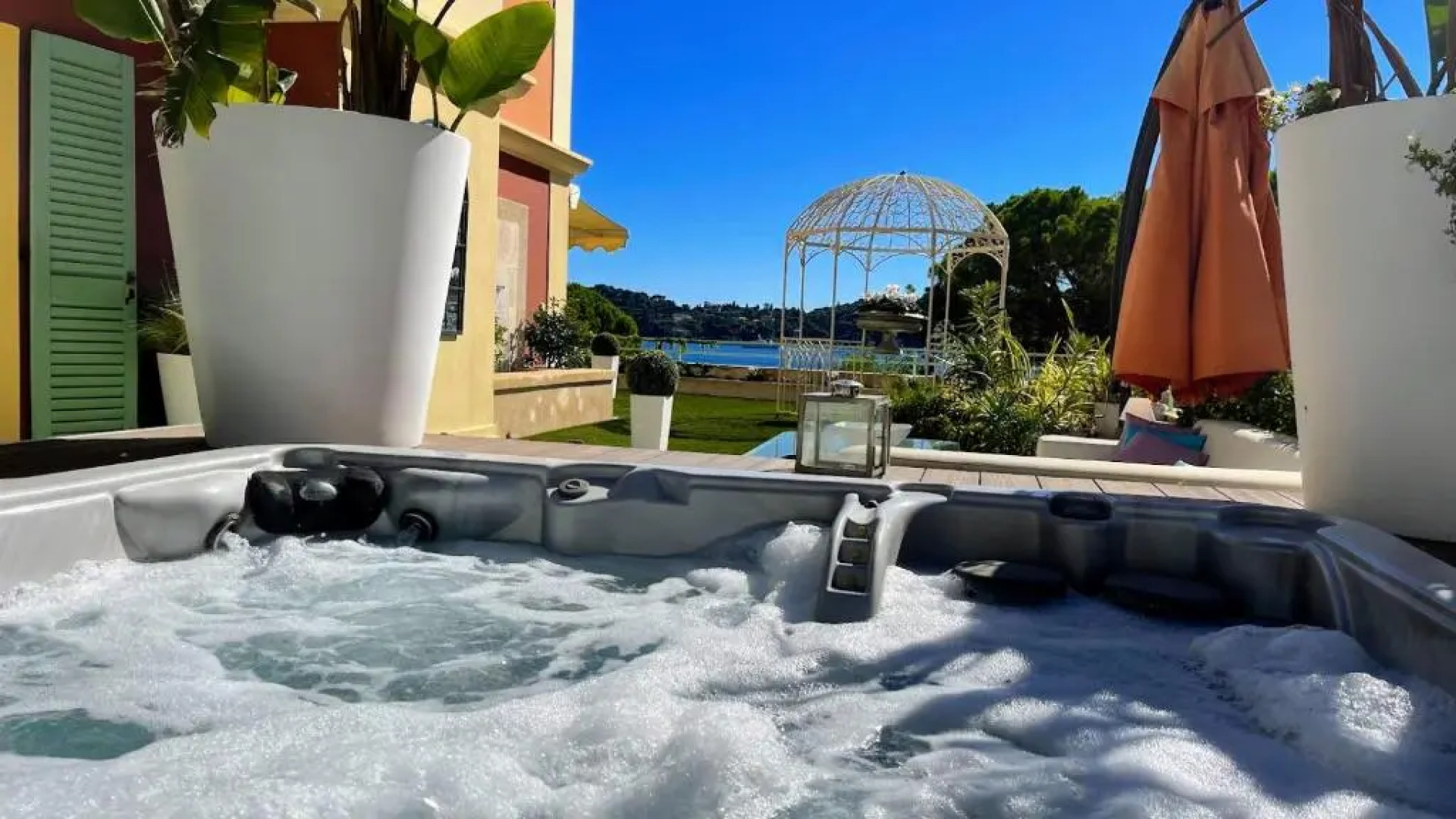 Deluxe apartment Villefranche Sea view front Terrace 230m2 with Jacuzzi