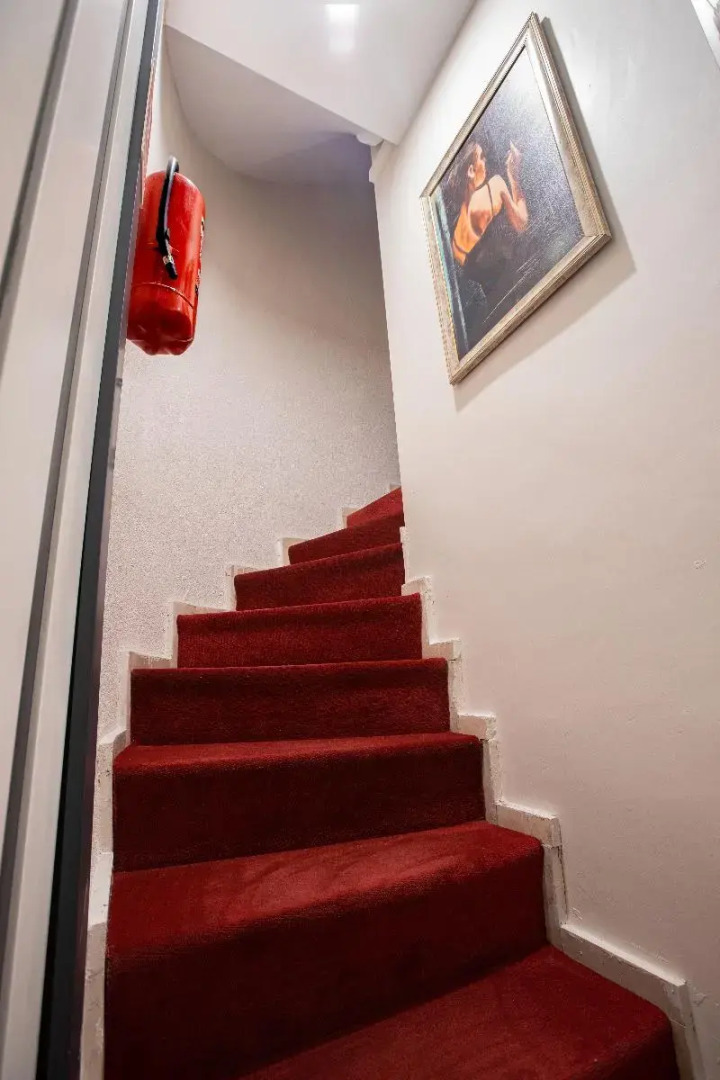 La Pazza Suites Hotel