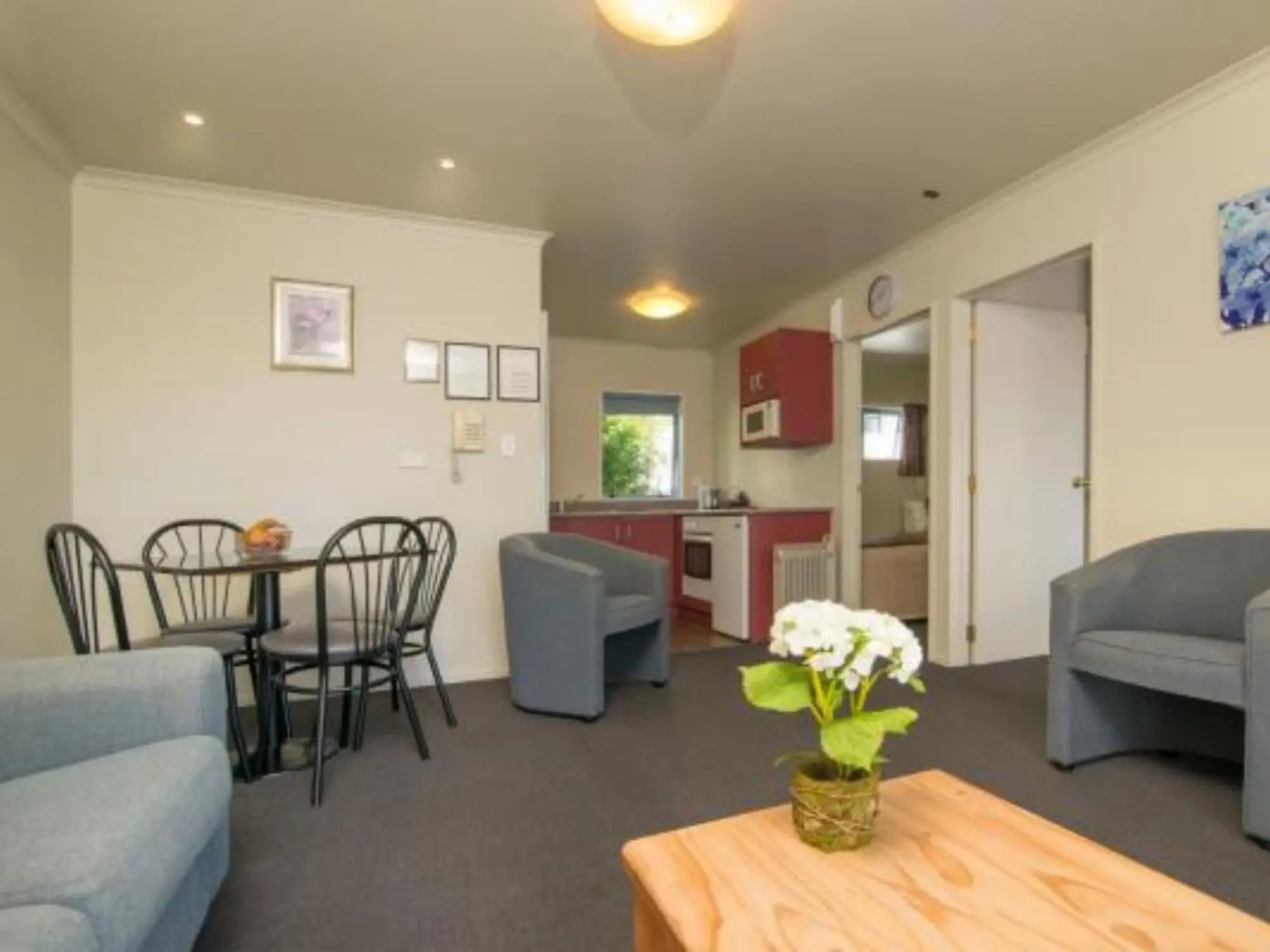Aldan Lodge Motel