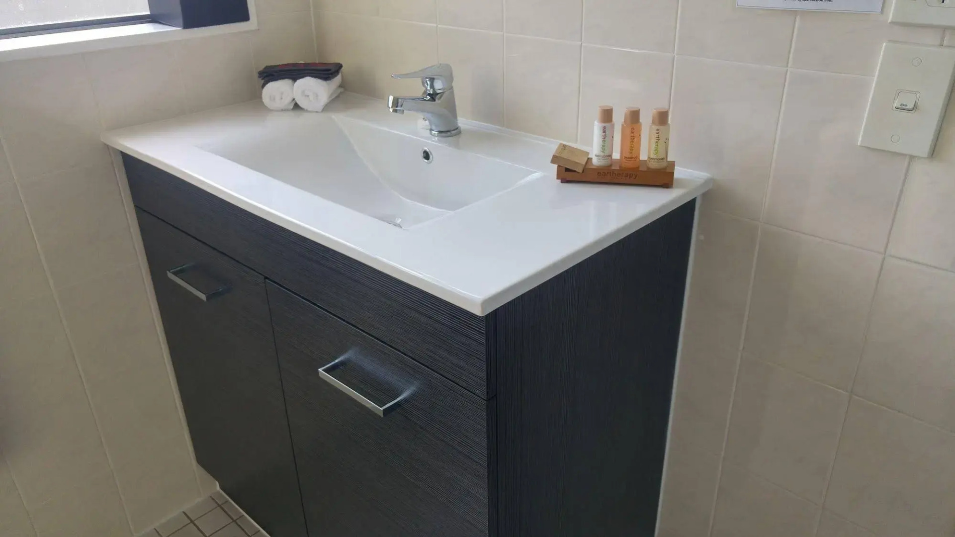 White Heron Motor Lodge