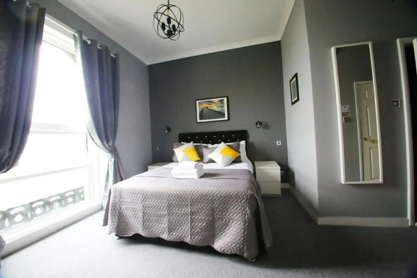 Lansdowne Hotel