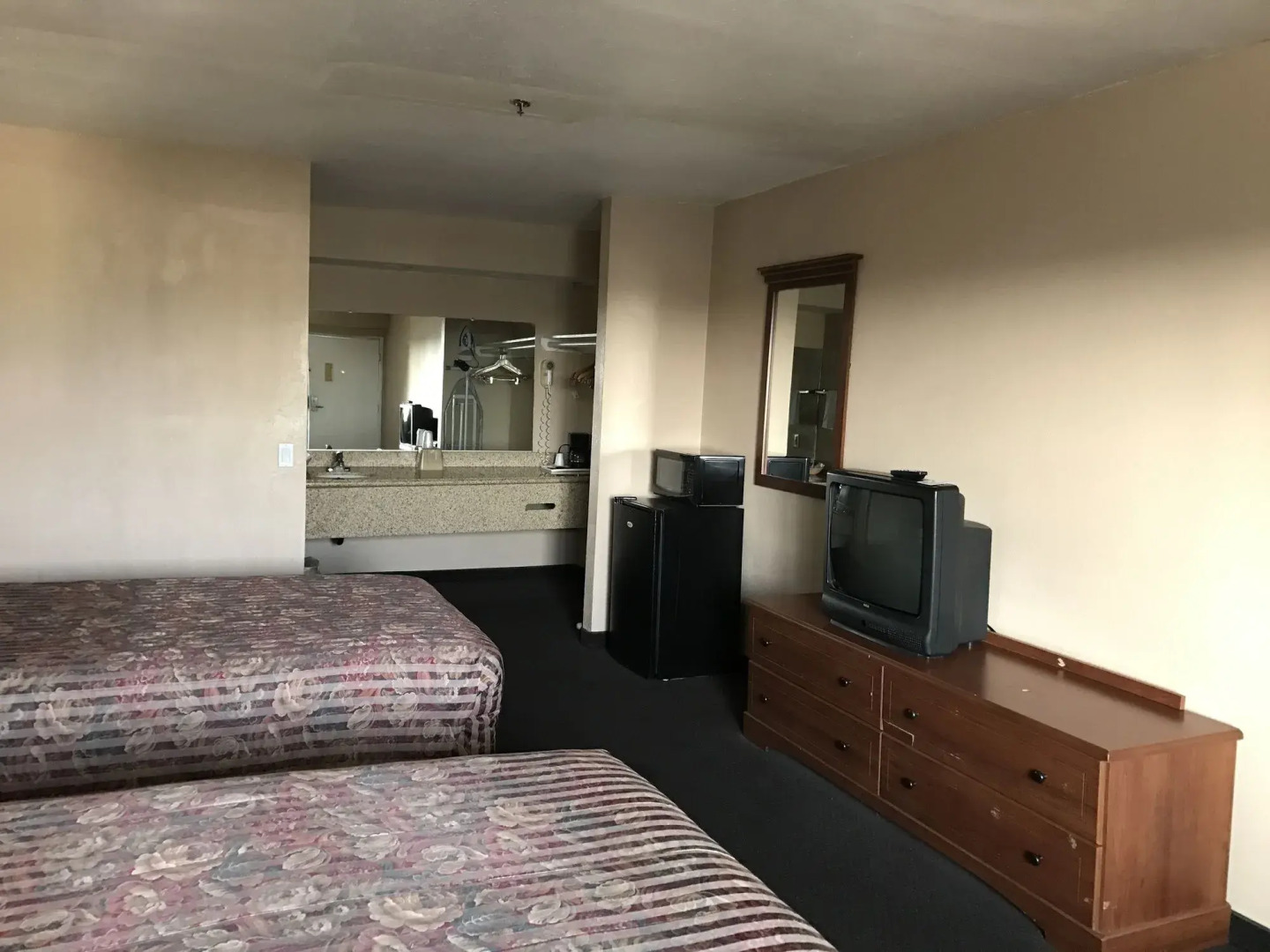 Studio 6 Bakersfield, CA - South