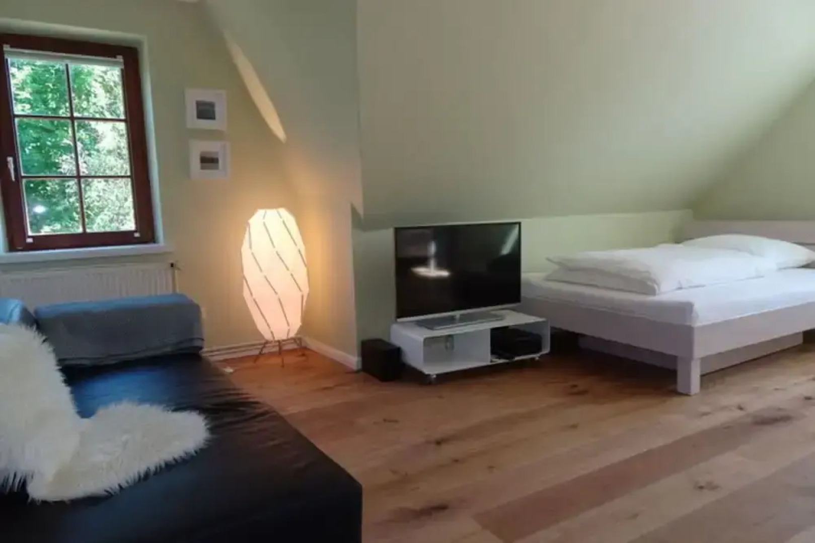 Holiday Home Gray Seal